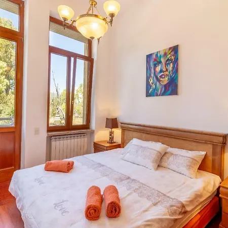 Art Apartment In Mamila Jerusalem Exterior photo