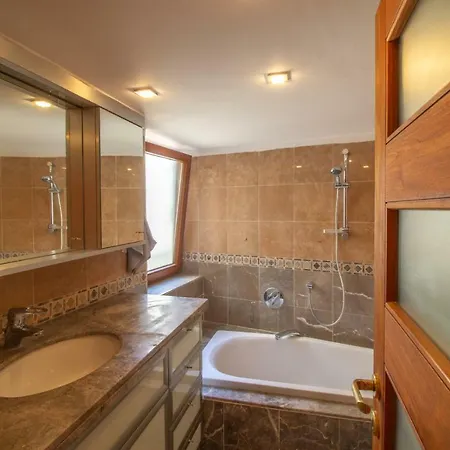 Art Apartment In Mamila Jerusalem Exterior photo