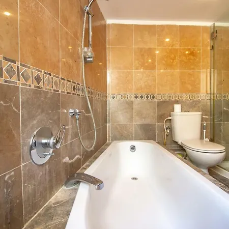 Art Apartment In Mamila Jerusalem Exterior photo