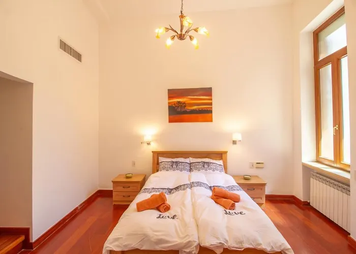Art Apartment In Mamila
